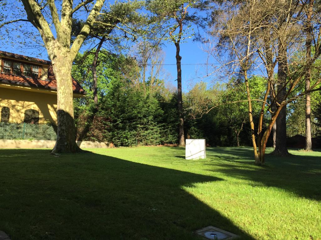 Bed&Garden Bed & Breakfast Cesate Bagian luar foto