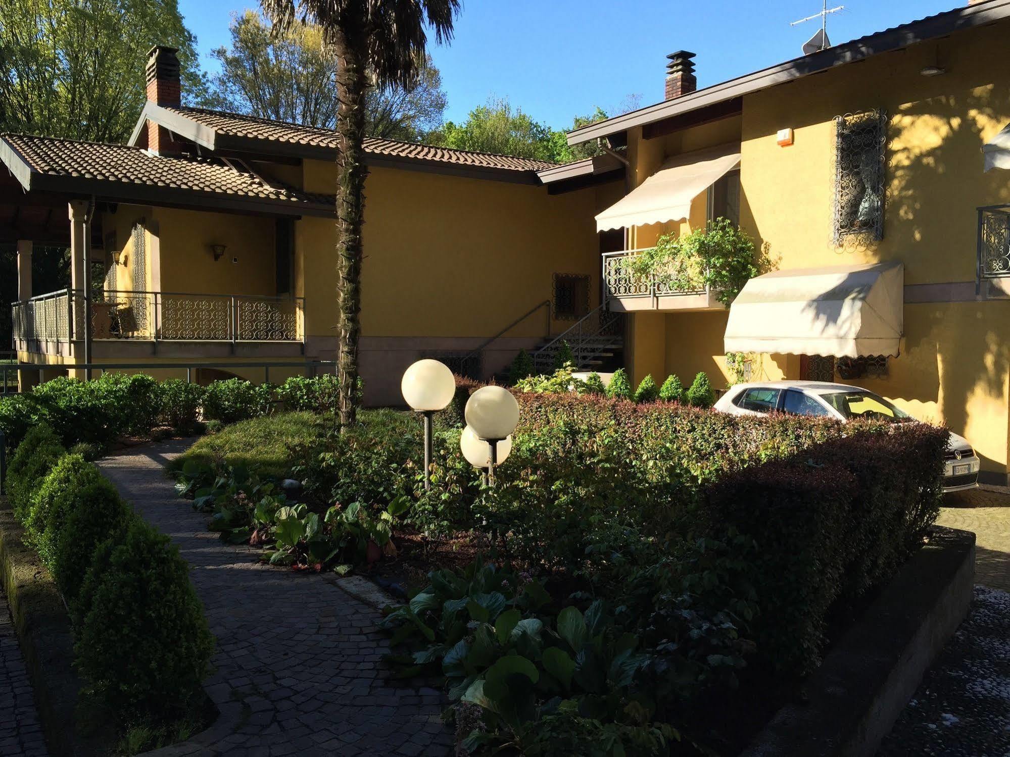 Bed&Garden Bed & Breakfast Cesate Bagian luar foto
